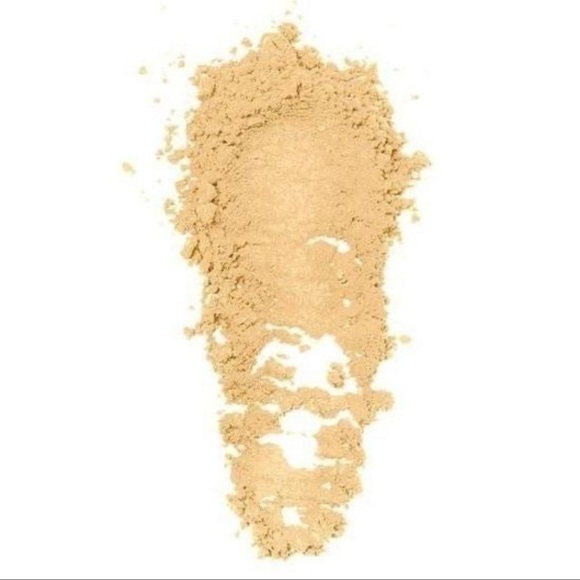 Jeffree Star Magic Star Luminous Setting Powder in Honey - Picture 2 of 6